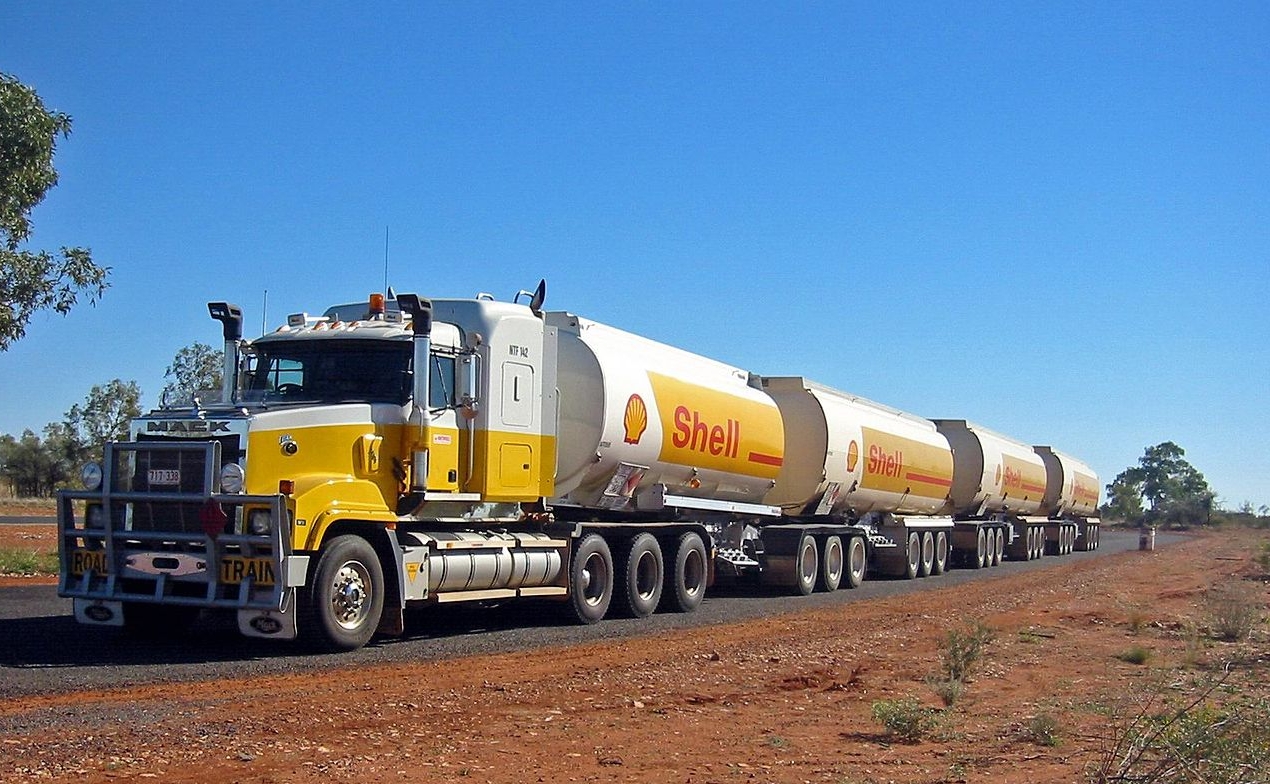 Four trailer, 44 wheeler fuel carrying road train © Thomas Schoch - source: http://commons.wikimedia.org