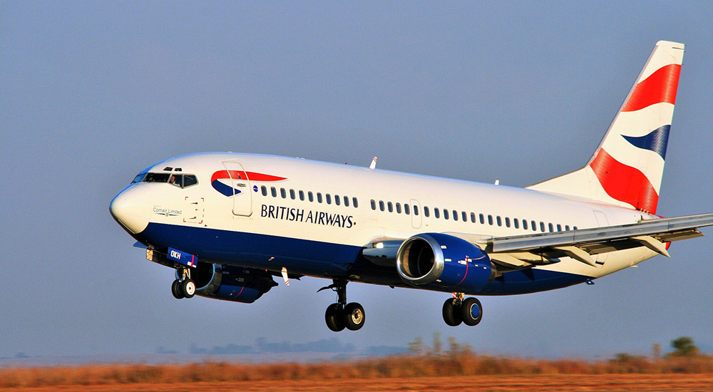Full-service airline British Airways BA landing