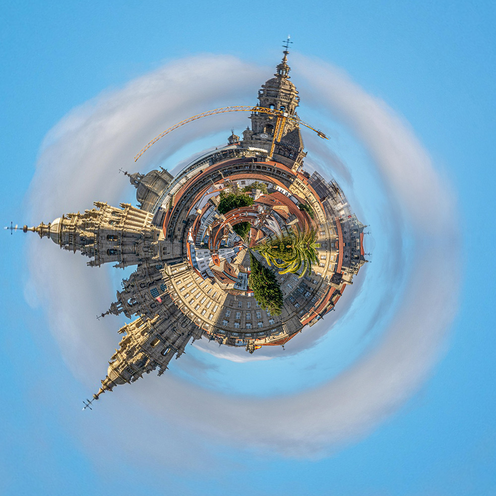 Where in the World 673 distorted city image